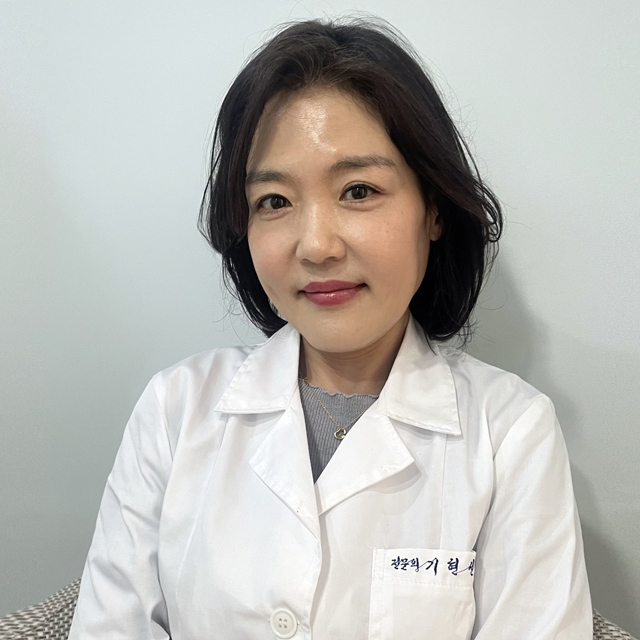 Dr. Hyunseon Kee, Director at JD Clinic.
