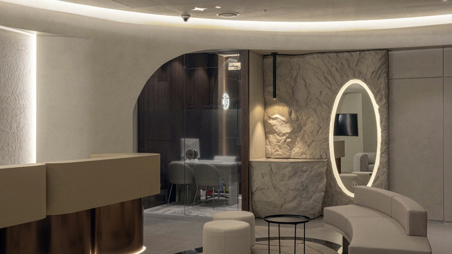 Why Choose Delight Dermatology Clinic For Petit/Skincare, IV Therapy, Botox & Filler, And Mint Thread Lifting In Dermatology