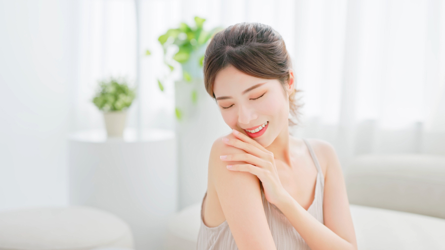 Skin Conditions Mean in Dermatology for Hives, Fungal Nail Infection, Hair Loss, And Shingles