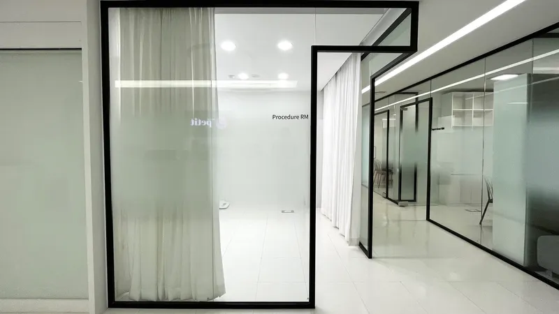 Procedure room at Doctorpetit Hongdae.